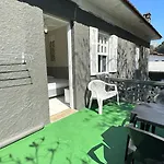 Suite 14 • Praia Das Pitangueiras